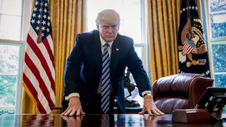 Donald Trump hükümeti uzayda mahsur kalan astronotları dünyaya döndürecek