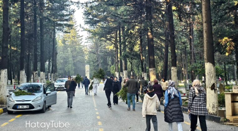 Antakya Asri Mezarlığında Bayram Ziyareti